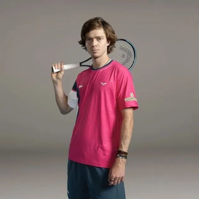 的比赛中脱 的比赛中脱