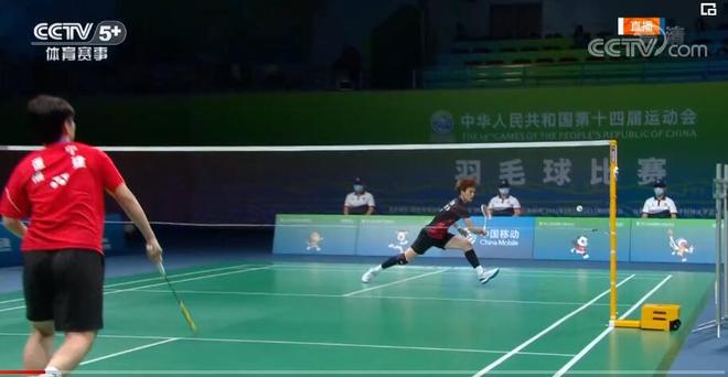 通过与国际 通过与国际